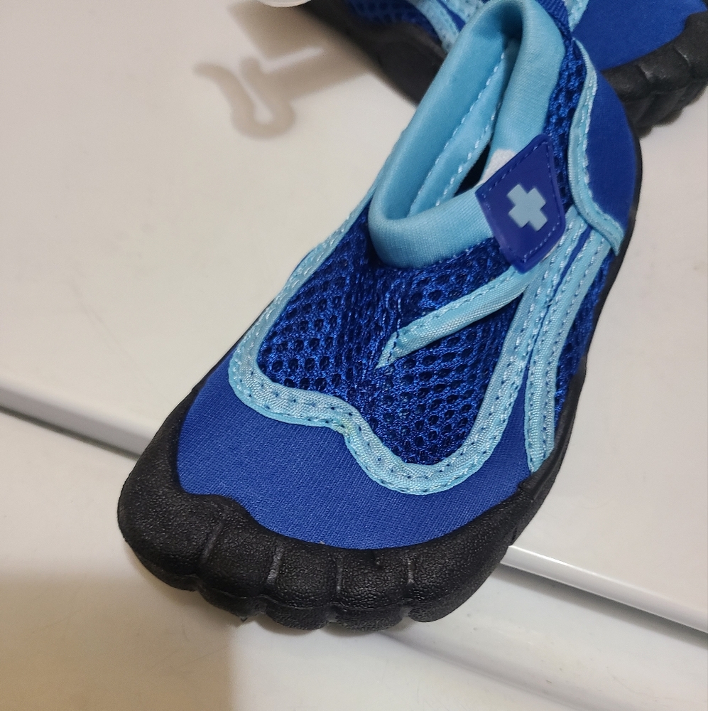 Toddler waterproof shoes